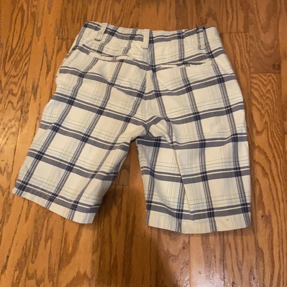 Aeropostale Men’s Plaid Flat Front Shorts 30 - Picture 2 of 8